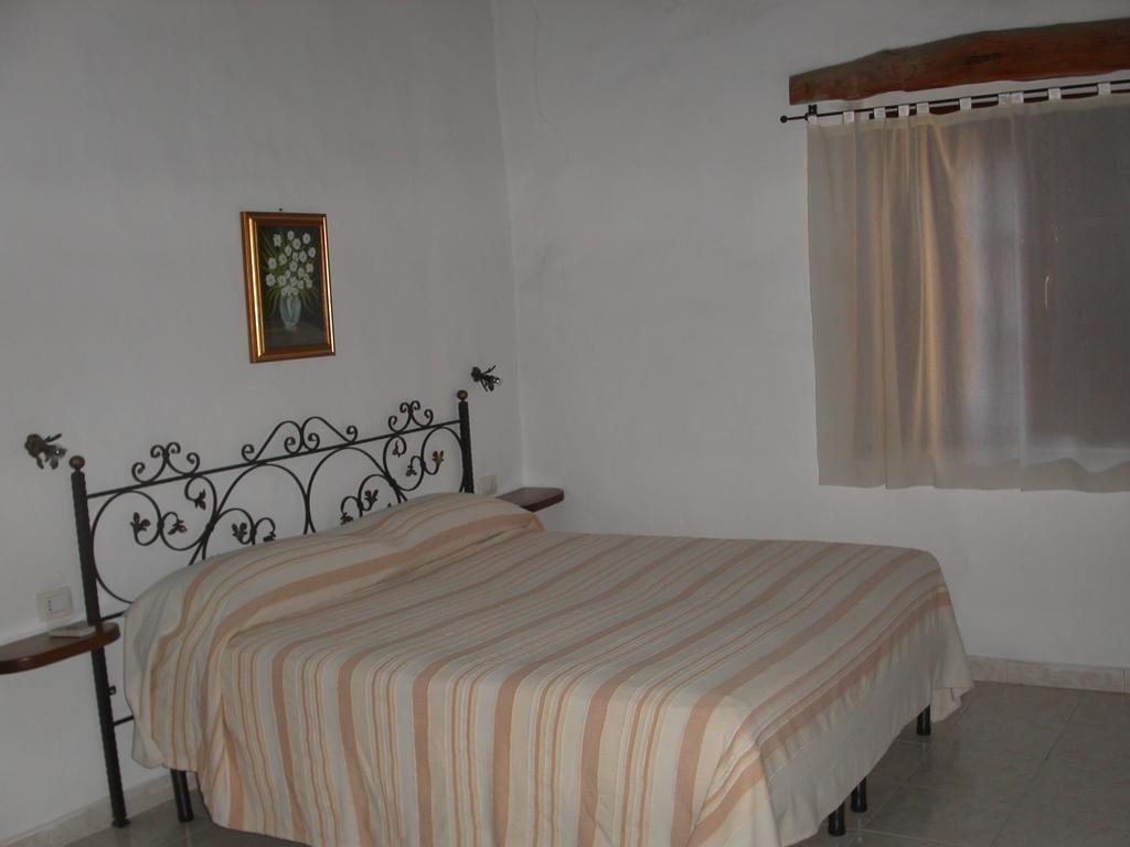 Pauli Arbarei Locanda La Rosa מראה חיצוני תמונה